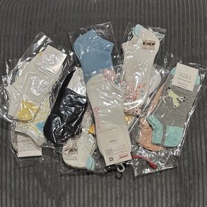 12 pr lot of female sport socks